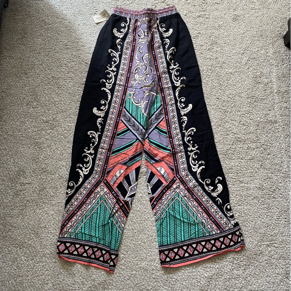 Forever 21 Multicolor Patterned Pants - Picture 2 of 4